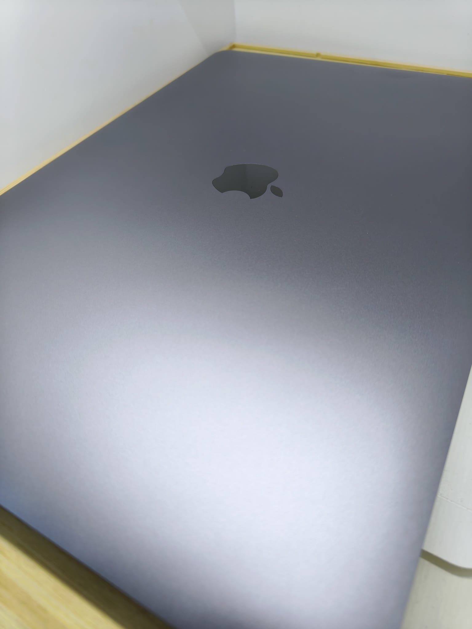 MacBook pro i7-9750H 15,1" 256/16 2019 Zustand sehr gut