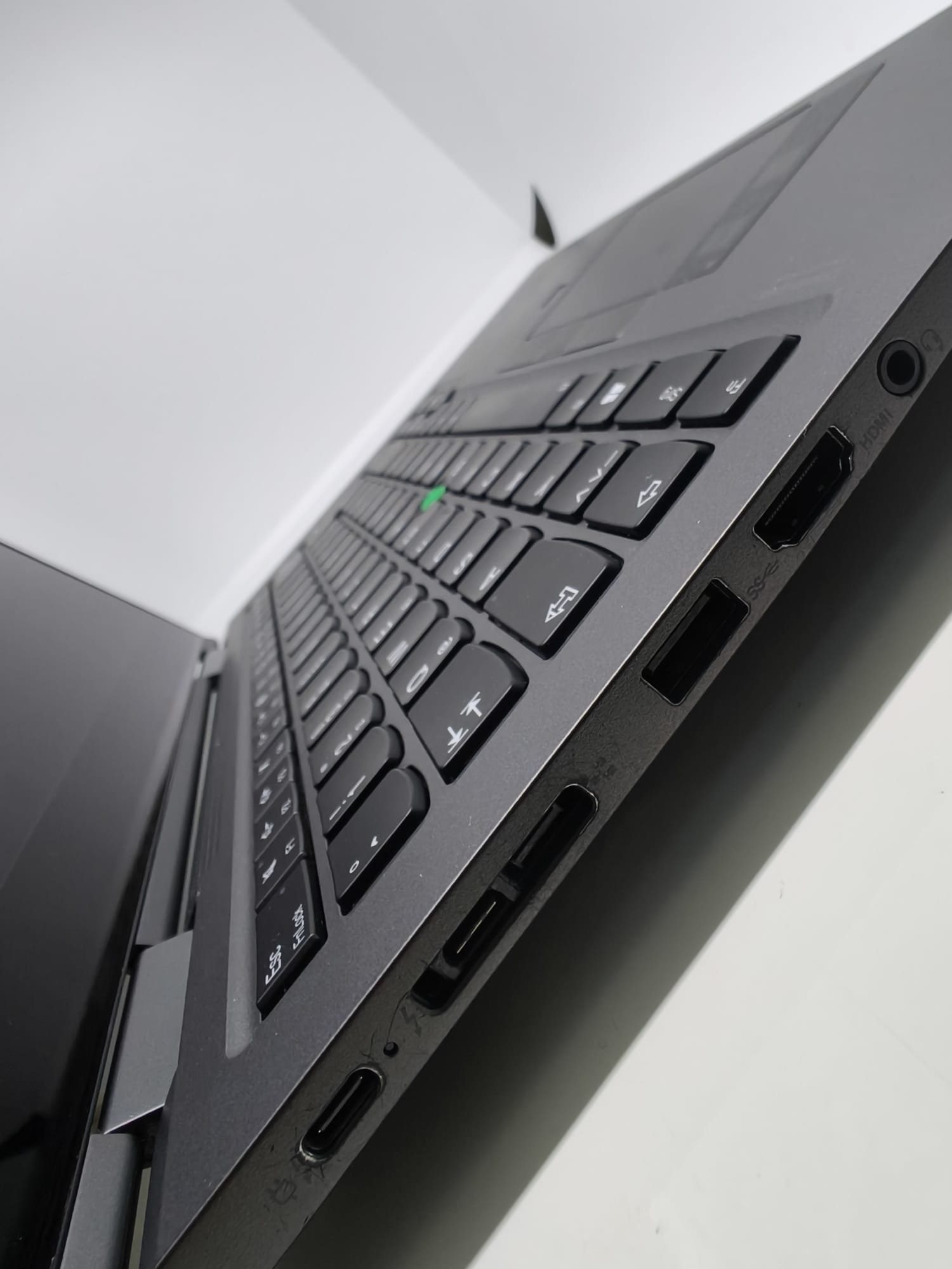 Lenovo ThinkPad X1 Yoga Gen 5 – i5  16GB RAM  512GB SSD  LTE Touch convertible – QWERTZ