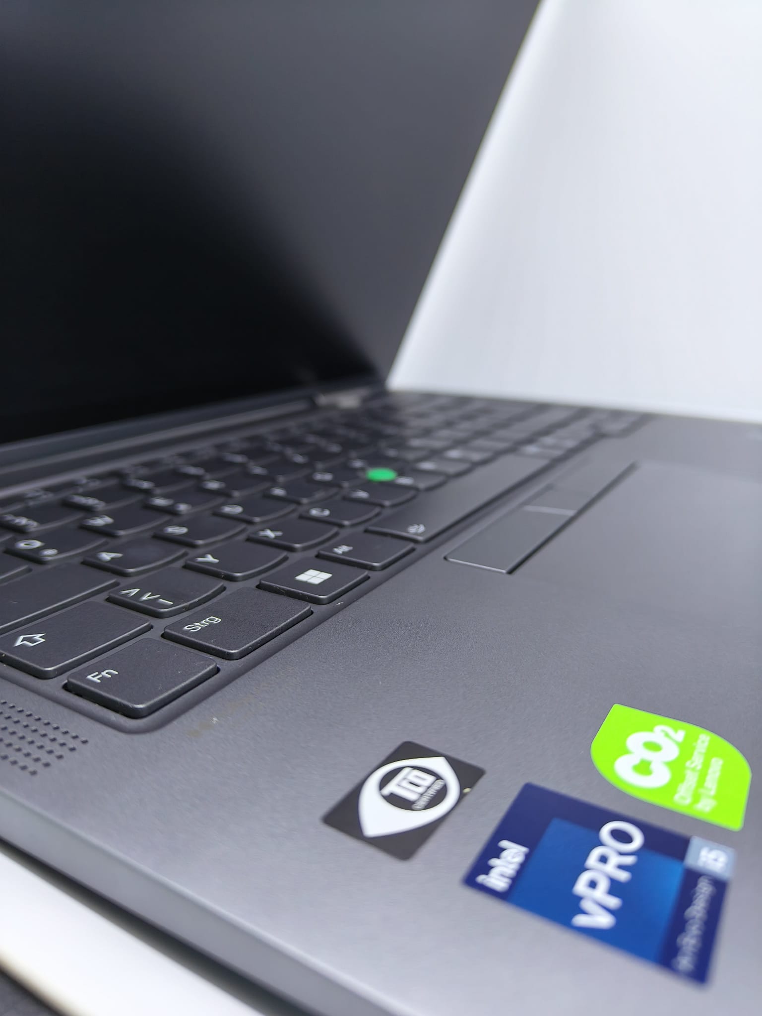 Lenovo ThinkPad X1 Yoga Gen 7 – i5  32GB RAM  512GB SSD  5G Touch convertible – QWERTZ