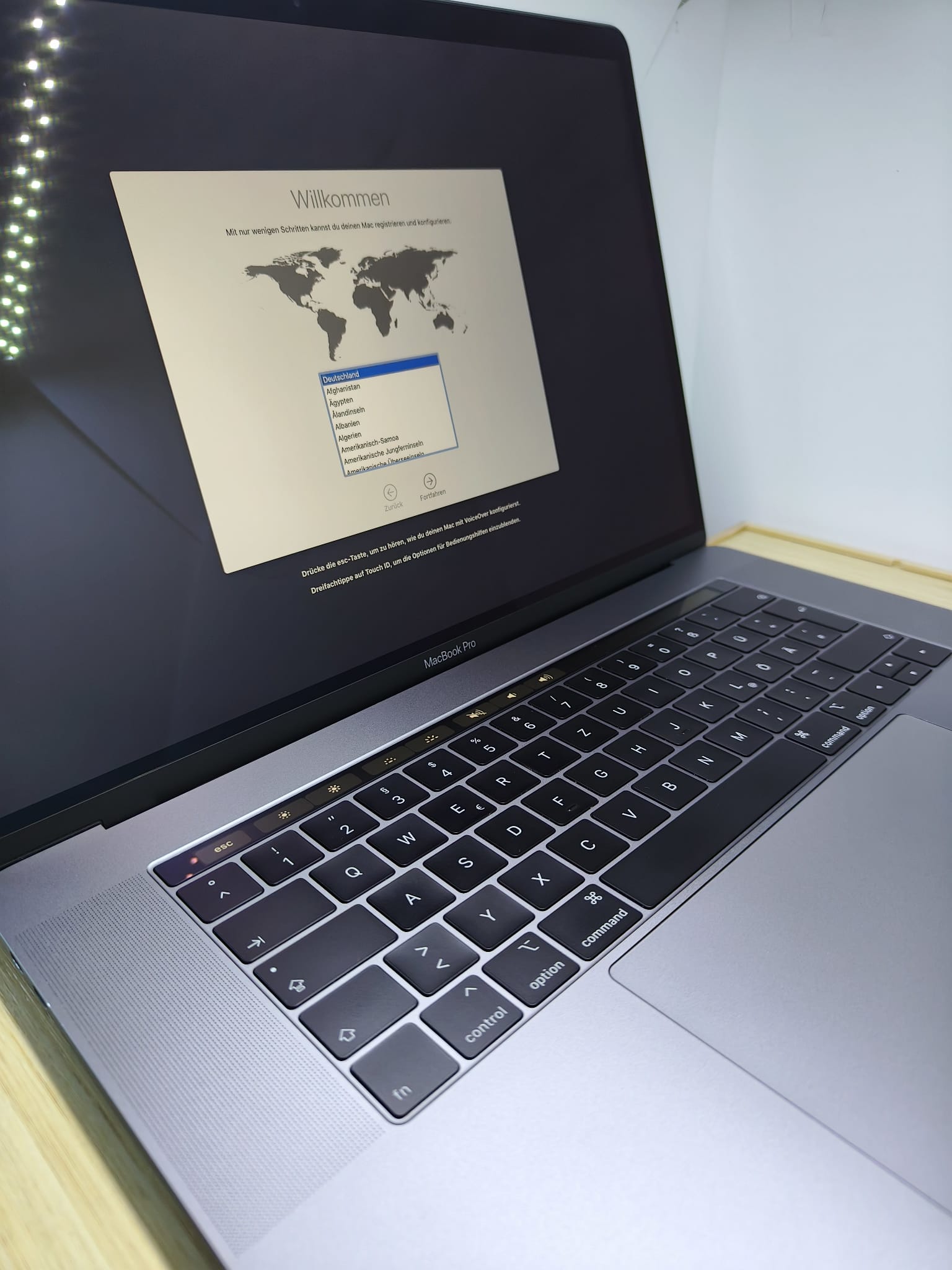 MacBook pro i7-9750H 15,1" 256/16 2019 Zustand sehr gut