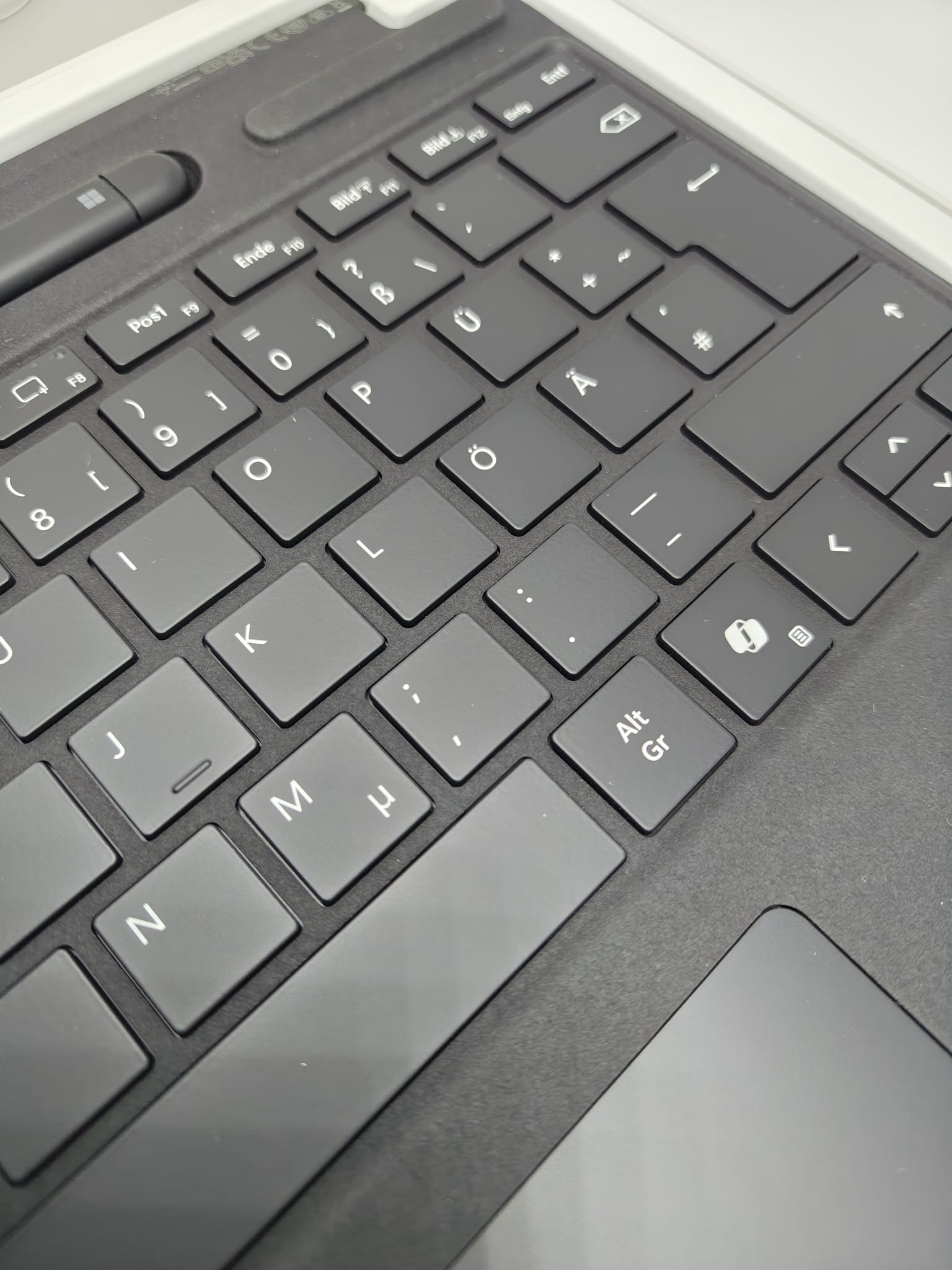Microsoft Surface Signature Tastatur mit Slim Pen 2 Typecover Pro X, Pro 8, Pro 9, Pro 11 COPILOT QWERTZ DEUTSCH