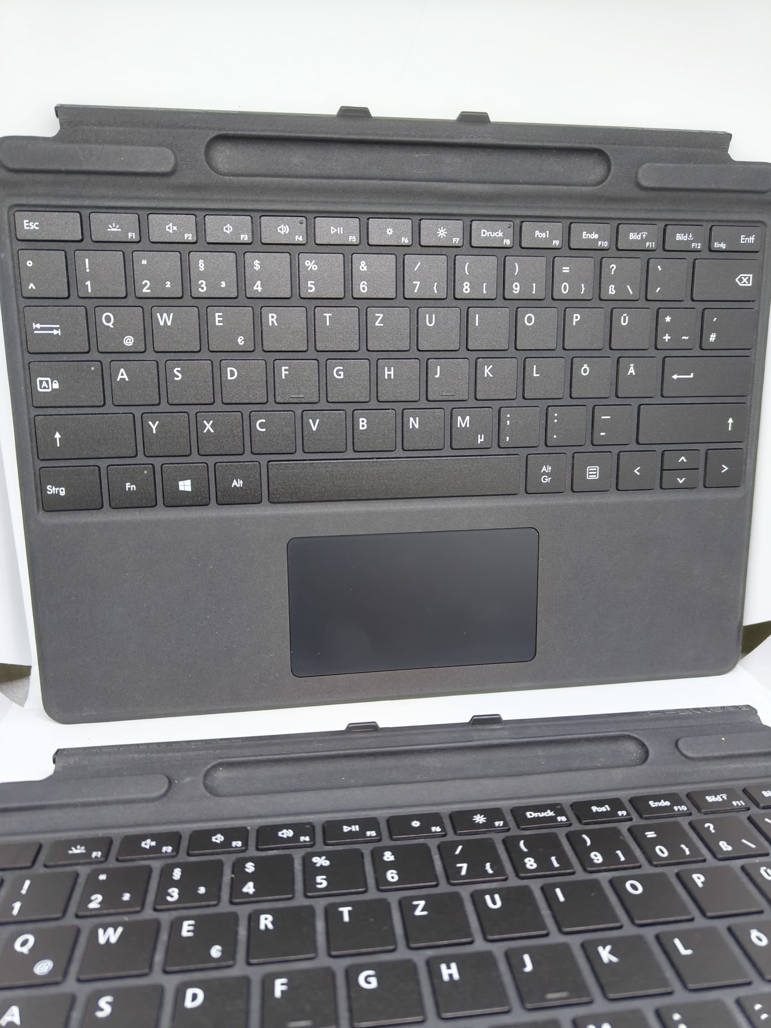 Microsoft Surface Tastatur Typecover Pro 8,9,X,11,12 schwarz, QWERTZ DEUTSCH used, reprinted