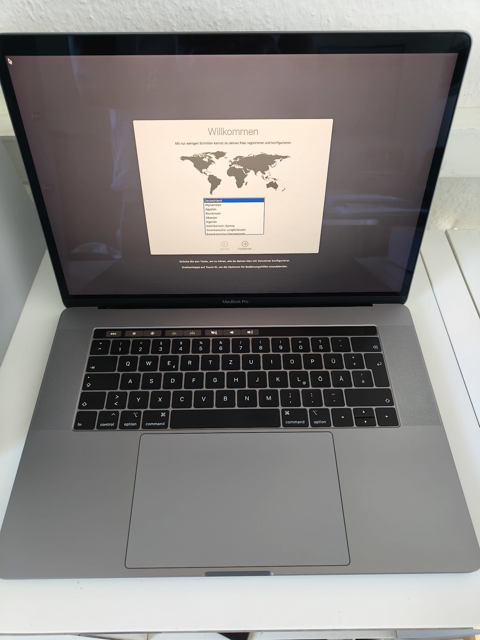 MacBook pro i7-9750H 15,1" 256/16 2019 Zustand sehr gut