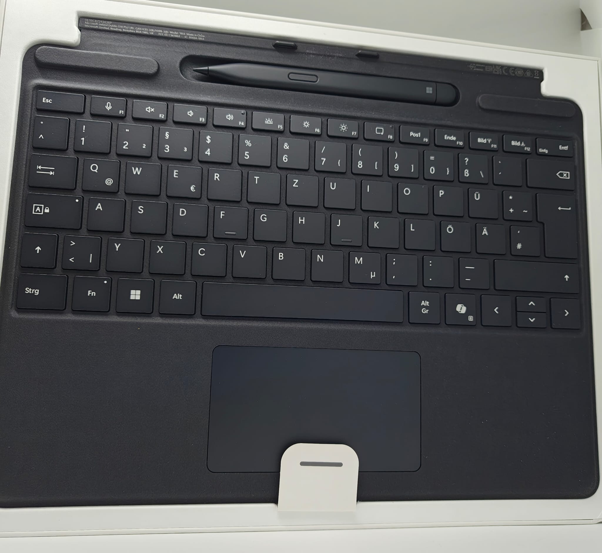 Microsoft Surface Signature Tastatur mit Slim Pen 2 Typecover Pro X, Pro 8, Pro 9, Pro 11 COPILOT QWERTZ DEUTSCH