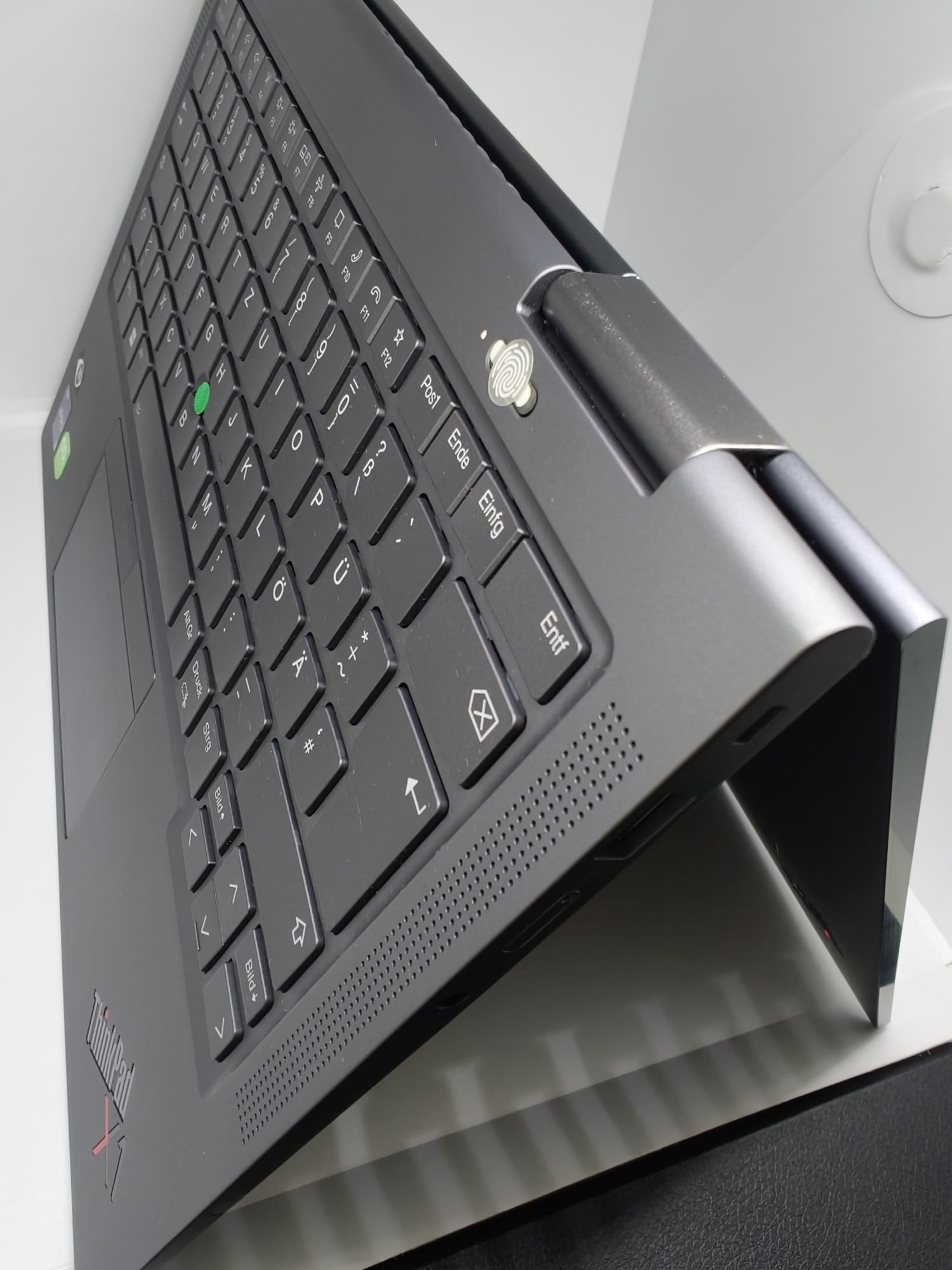 Lenovo ThinkPad X1 Yoga Gen 7 – i5  32GB RAM  512GB SSD  5G Touch convertible – QWERTZ